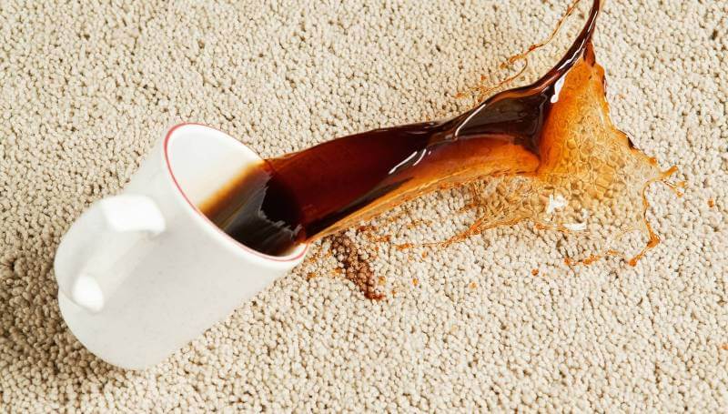 لکه قهوه و پاک کردن لکه از روی فرش